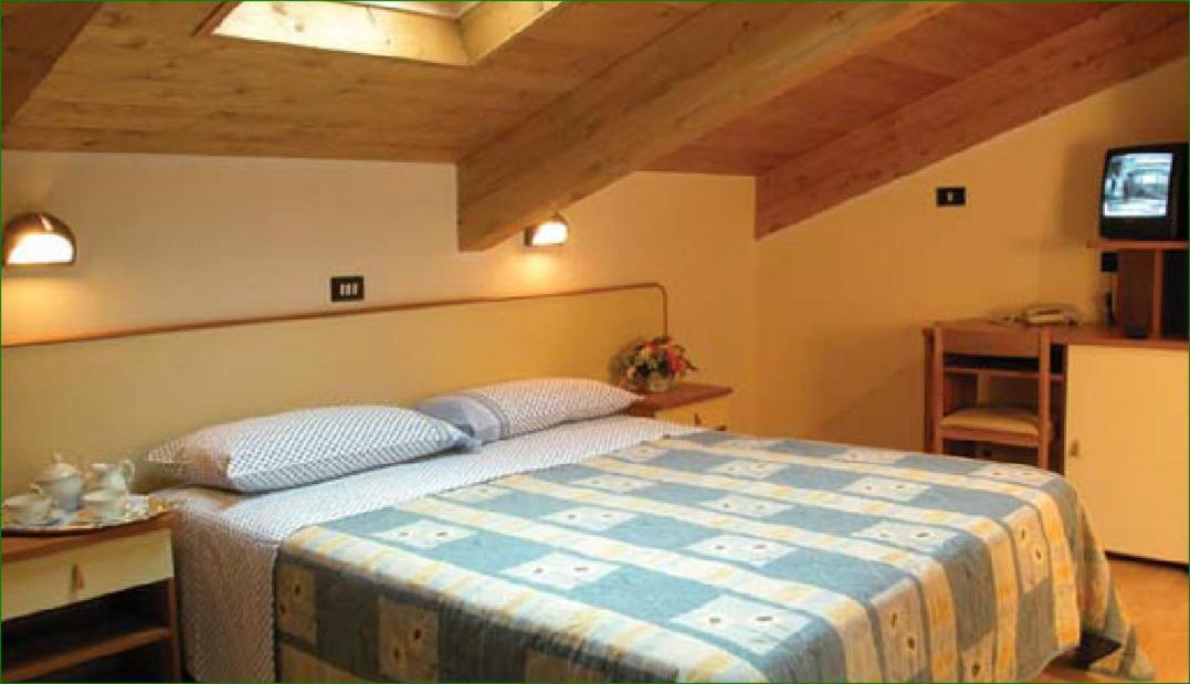 Hotel Verdemare Rimini Buitenkant foto