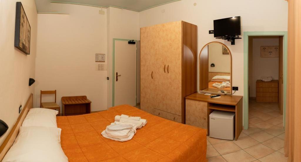 Hotel Verdemare Rimini Buitenkant foto