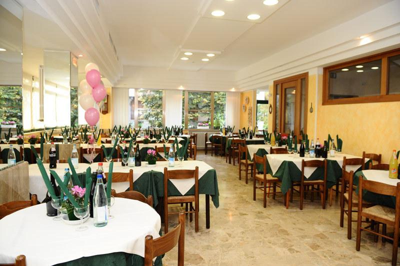 Hotel Verdemare Rimini Buitenkant foto